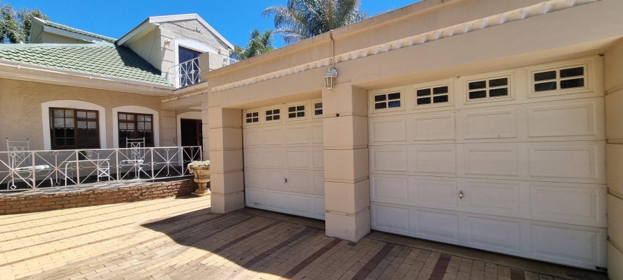 5 Bedroom Property for Sale in Waverley Free State